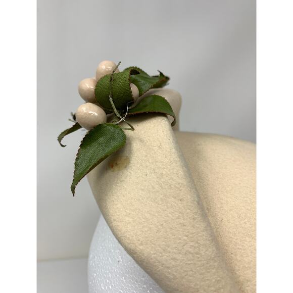 Vintage Ivory Felt Hat Faux Berry Leaf Trim Womens Mid Century Cocktail main image 5